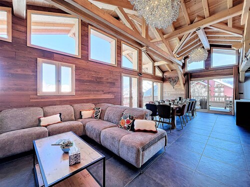 Prestige 4* chalet near slopes, spa, pets allowed