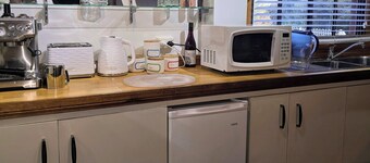 BayView Apartment come and relax on a rural property not far from the beach