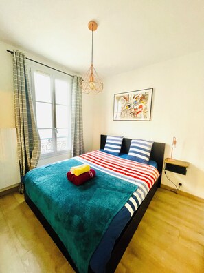 1 bedroom, iron/ironing board, travel crib, WiFi - Quiet, bright apartment in the heart of Paris 13 (Paris)