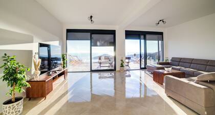 Villa Jelena with private pool - Lapcici