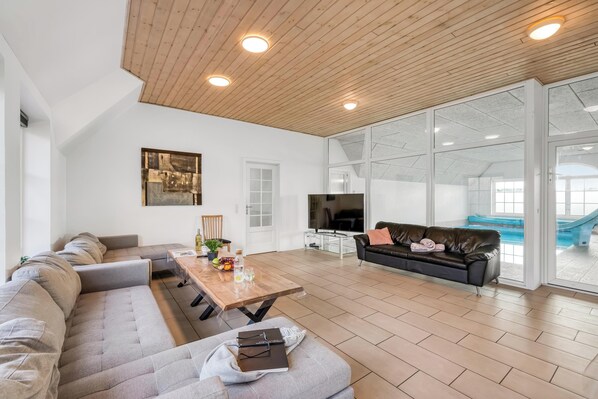 Table football, ping pong