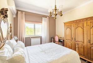 3 chambres, bureau, fer et planche à repasser, Wi-Fi gratuit