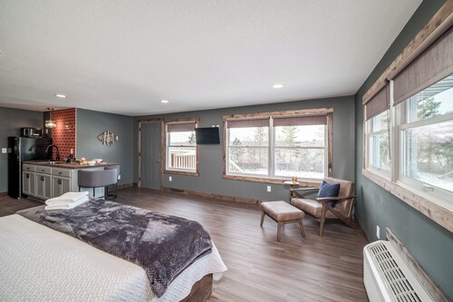 Extended Stay | Spacious Kitchen Studio