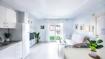 Basic Apartment | Living area