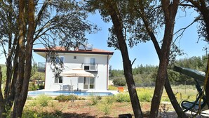 Exterior - 3 bedroom villa with private pool in an oasis (Antalya)