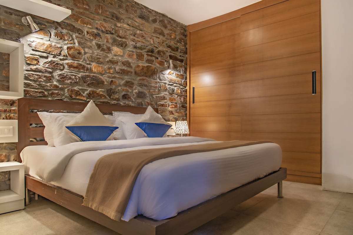 Villa de lujo, vista a la montaña | Escritorio, espacio para trabajar con laptop y wifi gratis