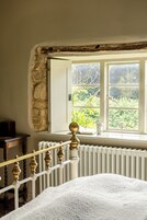 Standard Double Room | Free WiFi