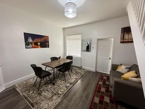 House, 1 Bedroom, Patio, Garden View | Dining room