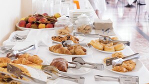 Free daily buffet breakfast - Hotel Marcelli (Numana)