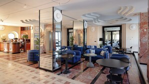 Lobby sitting area - Hotel Marcelli (Numana)