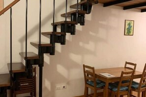Dining - Trevi House Bureau  (Roma)