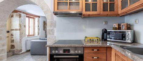 Refrigerador, horno, parrilla de estufa y lavavajillas