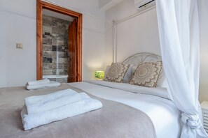 1 bedroom, iron/ironing board, travel cot, free WiFi