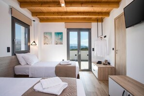 Desk, iron/ironing board, WiFi, bed sheets