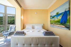 4 bedrooms, iron/ironing board, travel cot, WiFi