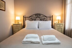 Schreibtisch, Bügeleisen/Bügelbrett, kostenloses WLAN, Bettwäsche