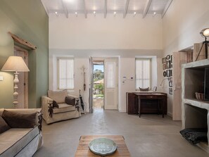 TV, fireplace, video games