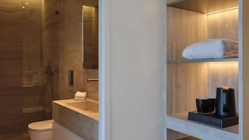 Habitación doble superior | Caja de seguridad en la habitación y escritorio