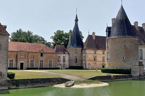 Moulin Fouché | Le Pigeonnier | Gîte avec terrasse au bord d'un magnifique lac