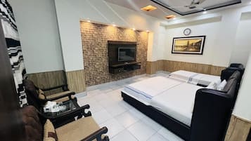 Classic Triple Room | Free WiFi