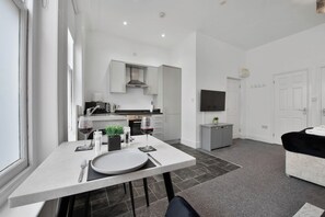 Private kitchen - WhiskAwayStays No. 58 Studio No. 2 (Worcester)