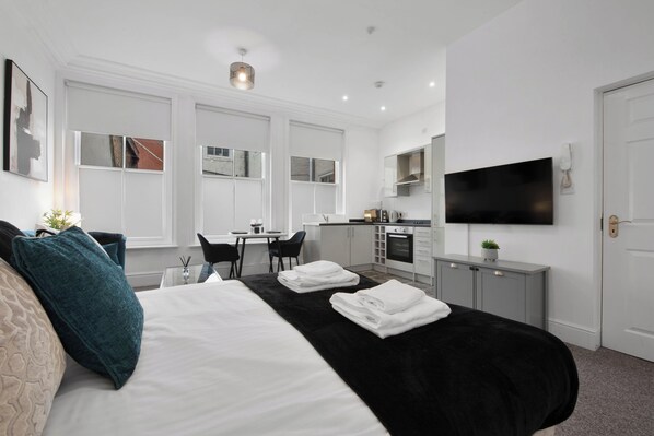 1 bedroom, iron/ironing board, free WiFi - WhiskAwayStays No. 58 Studio No. 2 (Worcester)