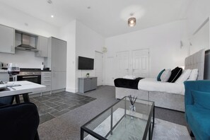 Smart TV - WhiskAwayStays No. 58 Studio No. 2 (Worcester)