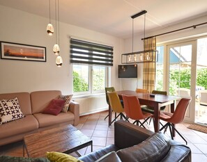 House | Living room - Villa Close to Forest, Beach and sea (Sint Maartensvlotbrug)