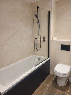 Dusche, Handtücher, Toilettenpapier