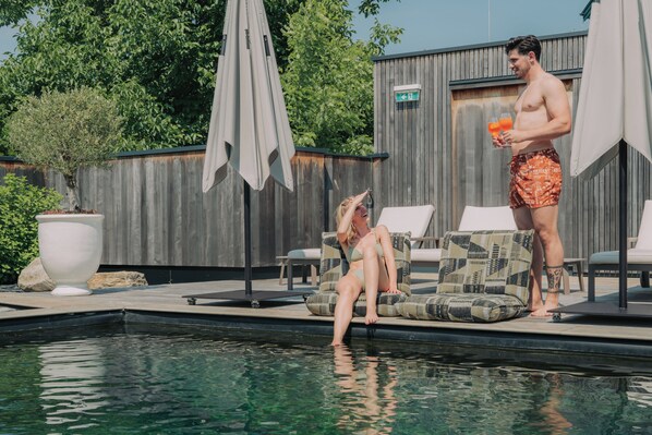 Swim-up bar - zumOXN (Laufen)