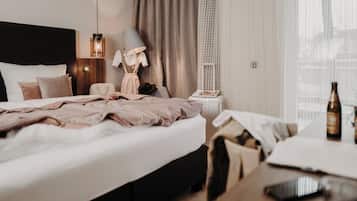 In-room safe, desk, soundproofing, free WiFi