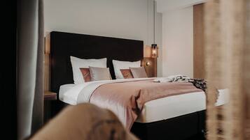 Business-Zimmer, Blick auf den Innenhof | Zimmersafe, Schreibtisch, schallisolierte Zimmer, kostenloses WLAN