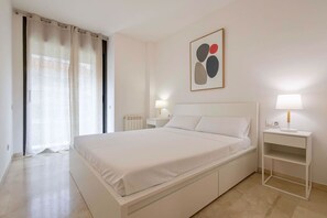 4 sovrum, skrivbord, strykjärn/strykbräda och wi-fi