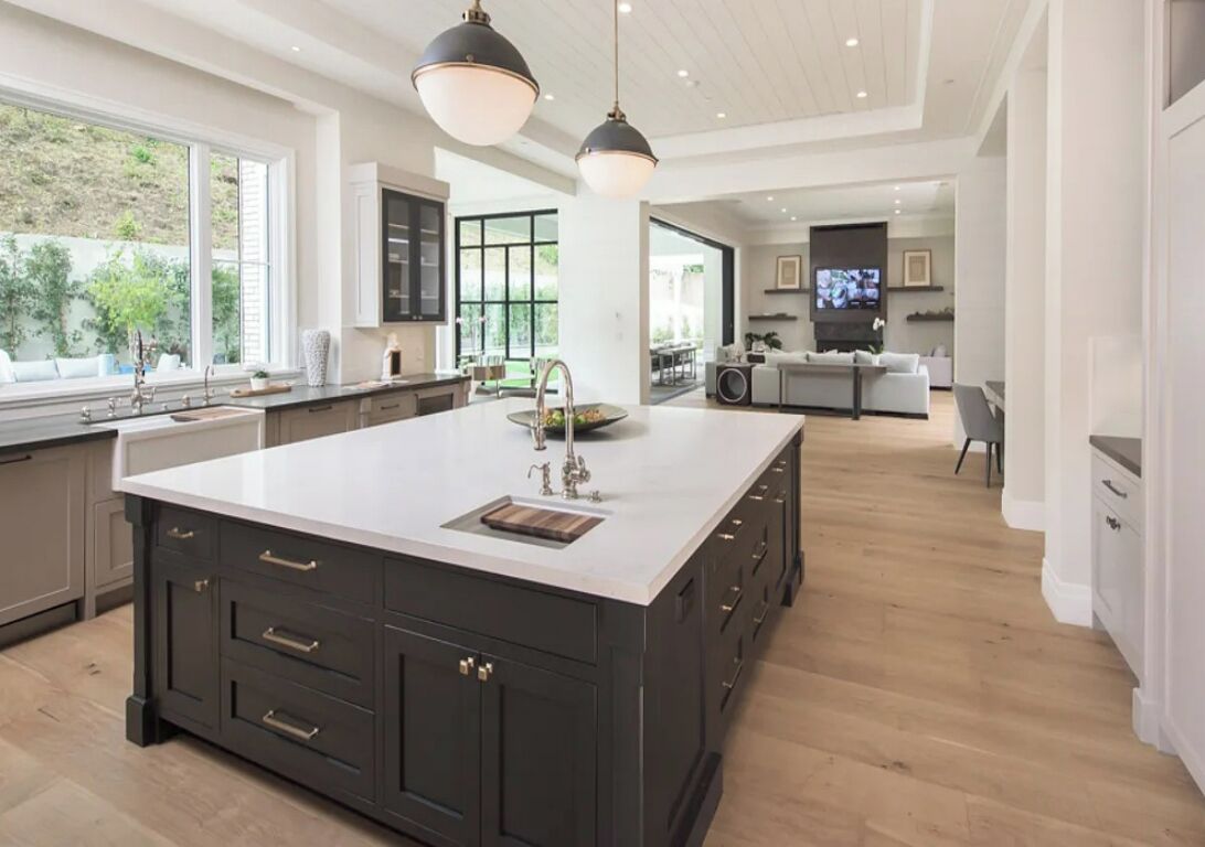 Luxury House, Multiple Beds, Pool Access, Pool View (Mandeville Canyon) | Private kitchen | Fridge, microwave, oven, stovetop