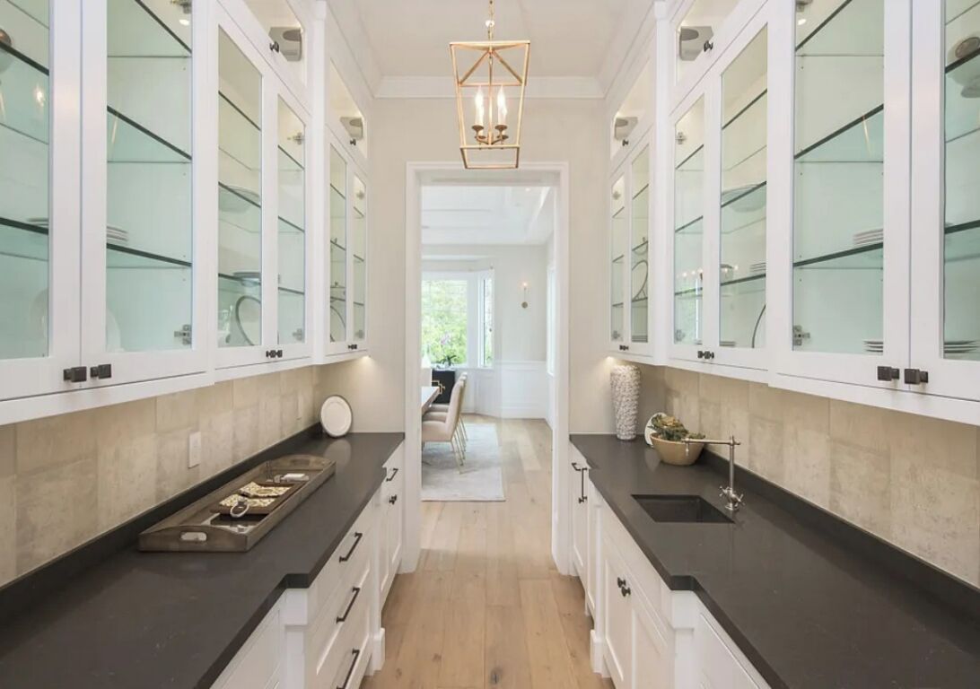 Luxury House, Multiple Beds, Pool Access, Pool View (Mandeville Canyon) | Interior