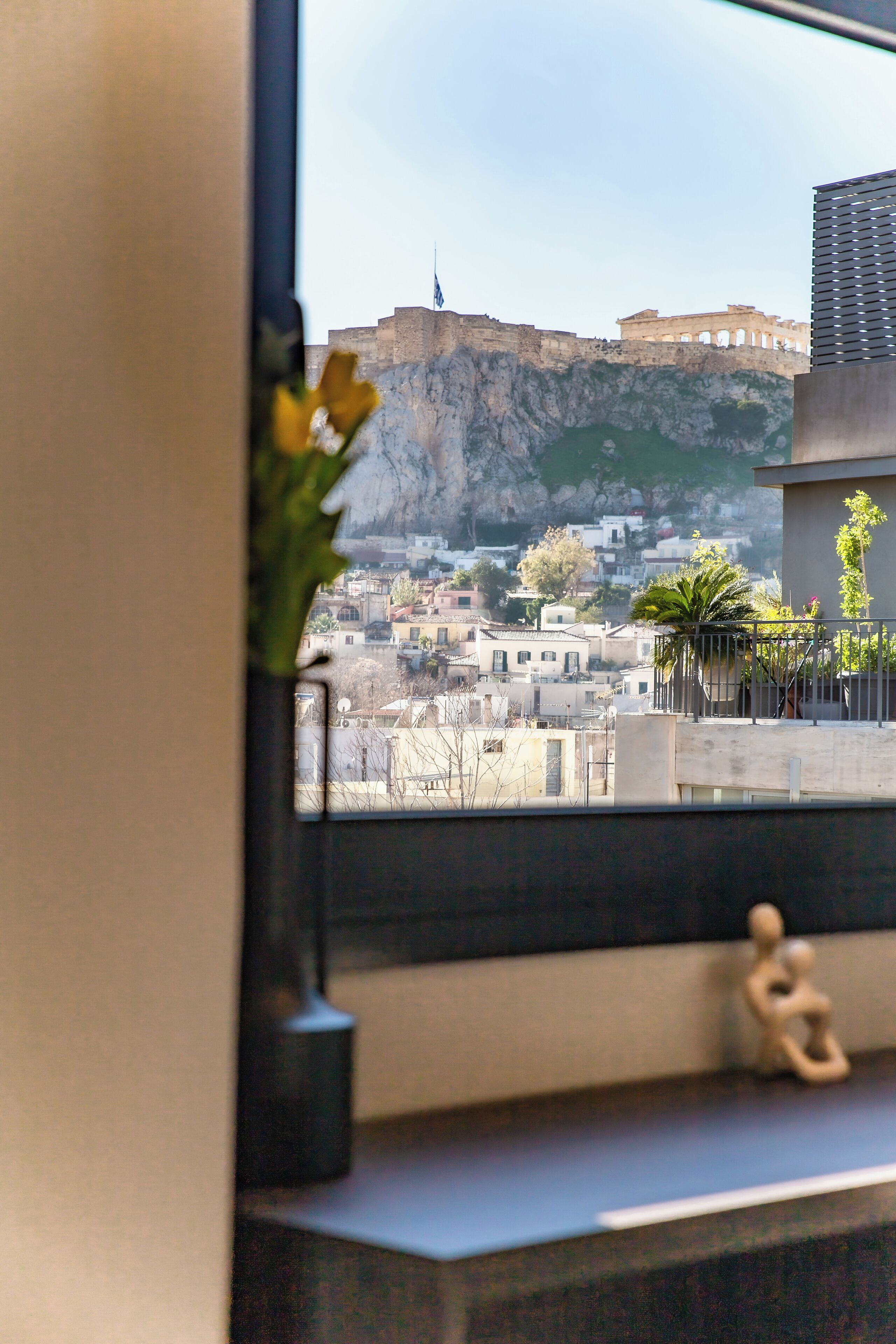 Blackout drapes, free WiFi, bed sheets