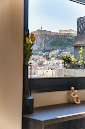 Blackout curtains, free WiFi, bed sheets - NOOS Acropolis (Athens)