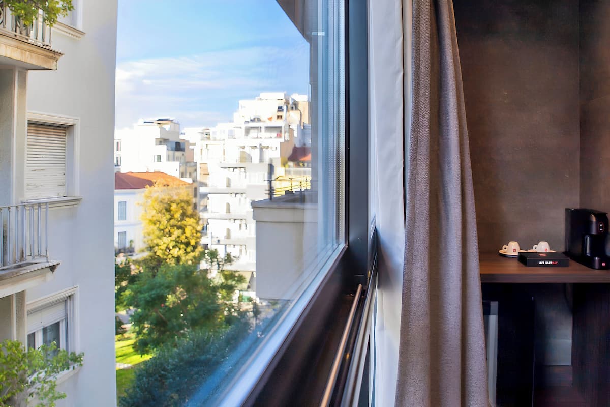 Superior Urban View Suite