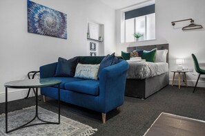 Smart TV - WhiskAwayStays - No. 58 Studio - No. 3 (Worcester)