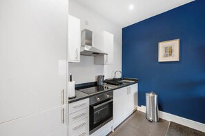 Private kitchen - WhiskAwayStays - No. 58 Studio - No. 3 (Worcester)