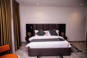 双人房, 城市景观 | 客房内保险箱、办公桌、笔记本电脑工作区、免费 WiFi