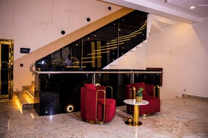 Sala de estar en el lobby
