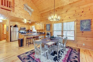 House (3 Bedrooms) | Interior