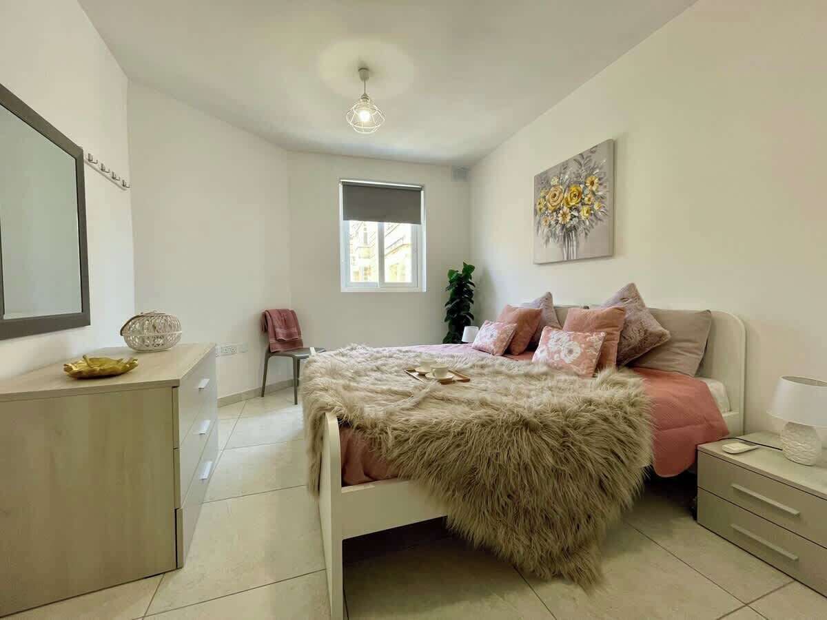 2 bedrooms, iron/ironing board, travel cot, WiFi