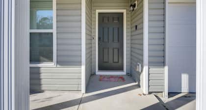 9 Mi to Shore: Family-friendly Sunset Beach Home