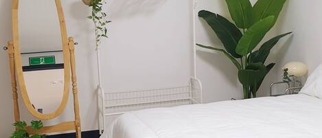 3 habitaciones, tabla de planchar con plancha, wifi y ropa de cama