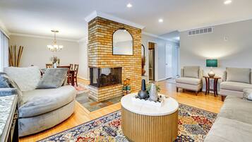 Rumah (3 Bedrooms) | Bagian depan properti