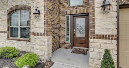 22 Mi to Dtwn Houston: Spacious Baytown Home!