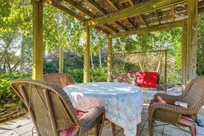 Interior - 1 Mi to Dtwn Stuart: Home w/ Pergola & Garden! (Stuart)