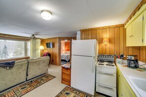 House (2 Bedrooms) | Interior
